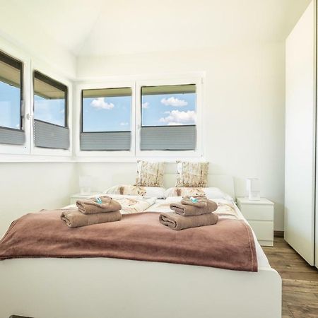 Luxurioese Penthaus Wohnung アニフ エクステリア 写真